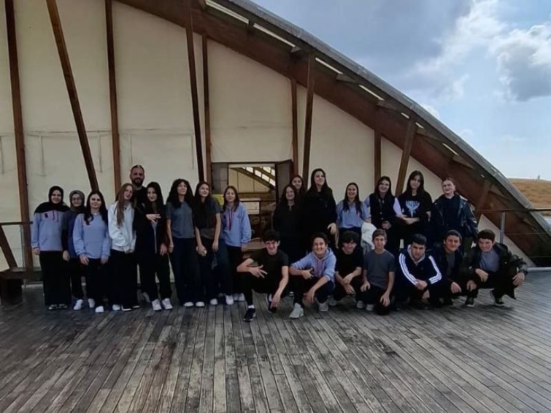 ÖĞRENCİLERİMİZ ÇATALHÖYÜK’TE TARİHLE BULUŞUYOR